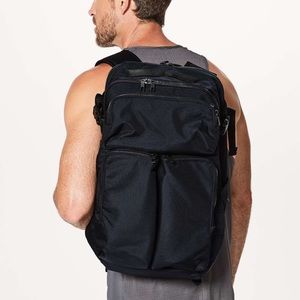 Lululemon Command bag